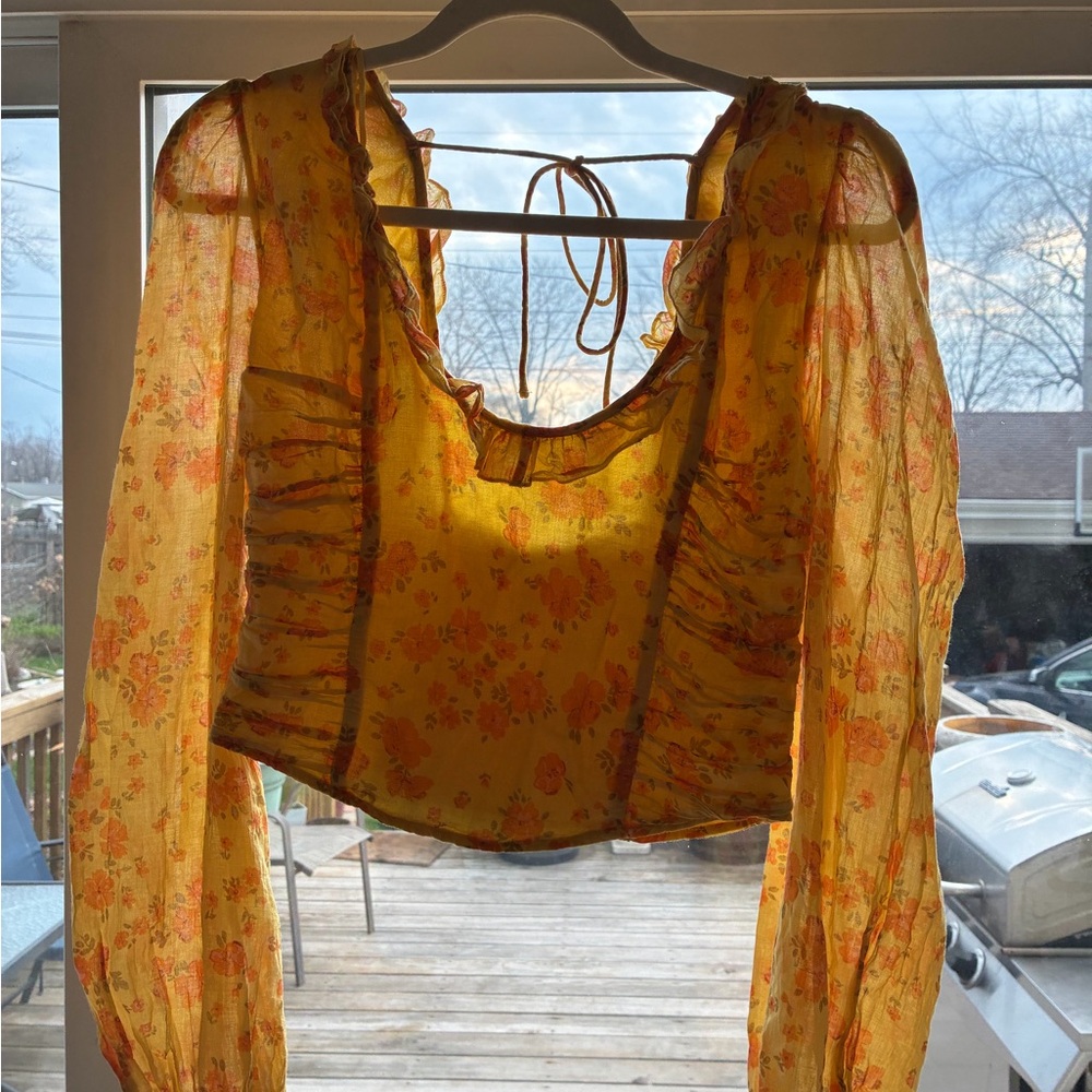 Yellow and orange Floral Sheer Tie-Back Puff Sleeve Top size medium - Picture 2 of 4